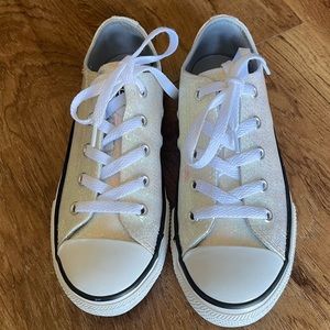 ✨Iridescent glitter coated chuck Taylor converse!✨